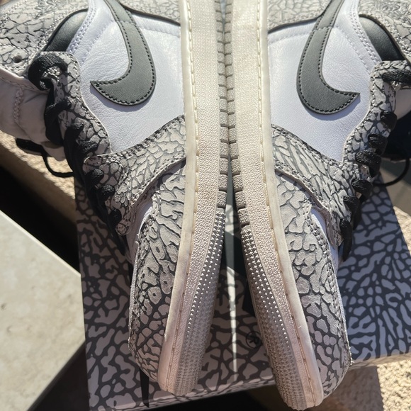 Air Jordan Retro I High OG - Picture 9 of 10